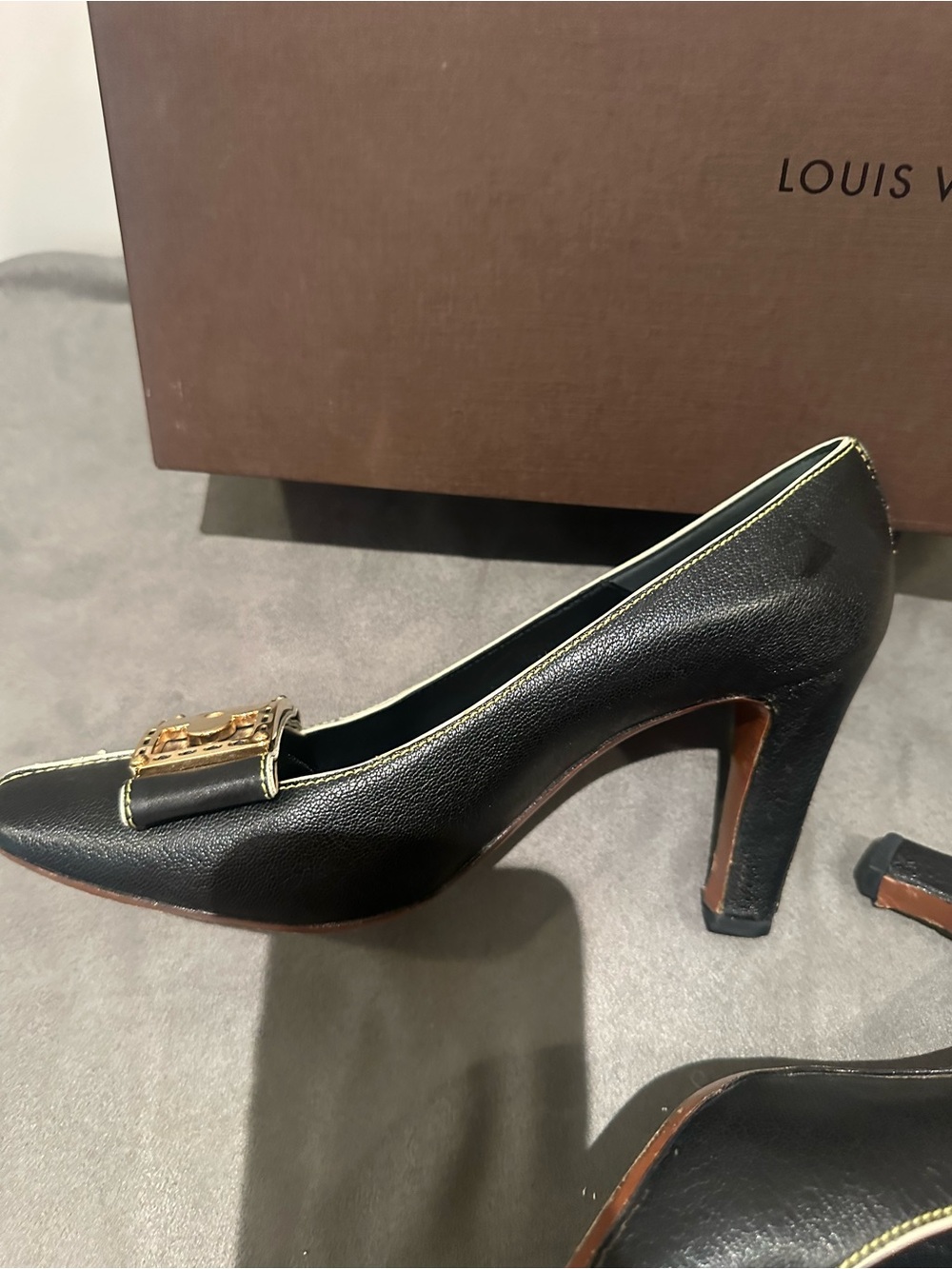 Louis Vuitton Suhali Leather Black Gold Square Toe Pumps 39.5 - Picture 2 of 8